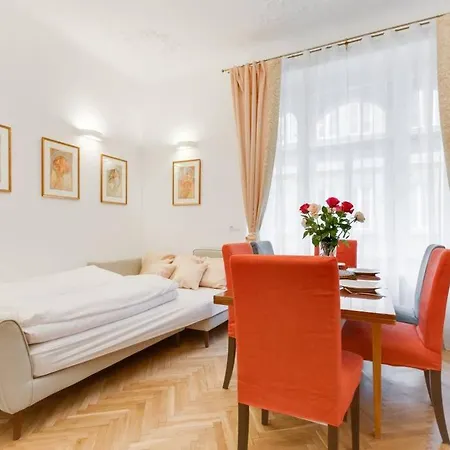 Lejlighed Days - Three-bedroom With Balcony