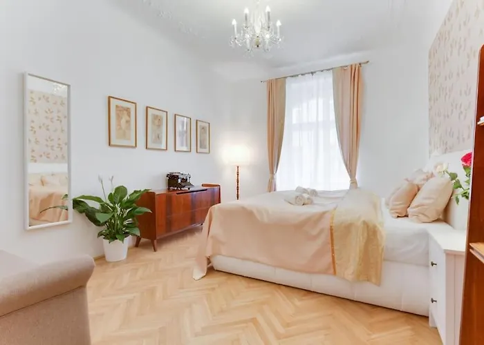 Days - Three-bedroom With Balcony * Prag