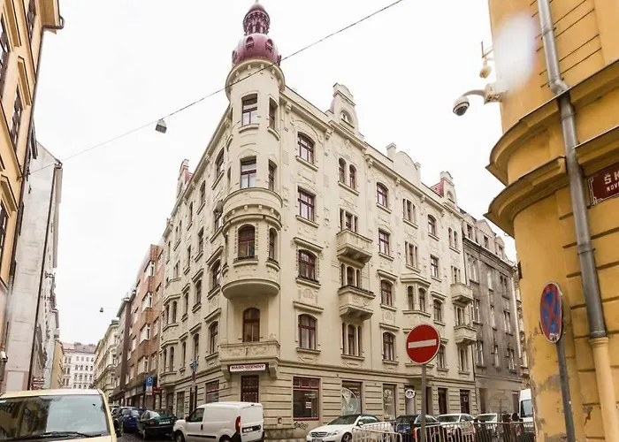 Days - Three-bedroom With Balcony * Prag