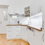 Apartman Days - Three-bedroom With Balcony