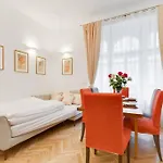 Apartman Days - Three-bedroom With Balcony