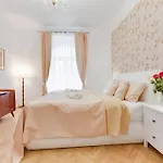 Days - Three-bedroom With Balcony *