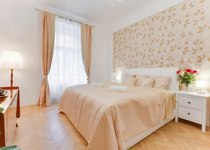 Days - Three-bedroom With Balcony דירה *