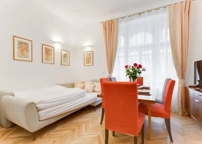 דירה Days - Three-bedroom With Balcony