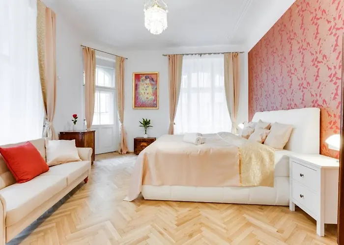 Days - Three-bedroom With Balcony דירה *