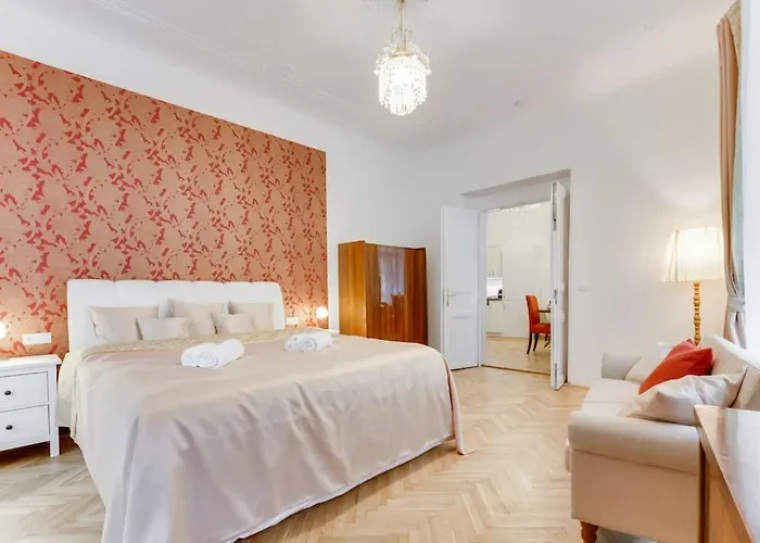 דירה Days - Three-bedroom With Balcony פראג