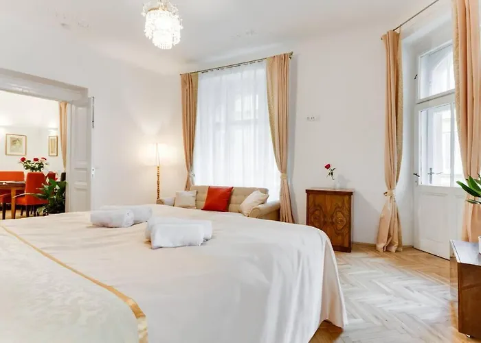 דירה Days - Three-bedroom With Balcony *