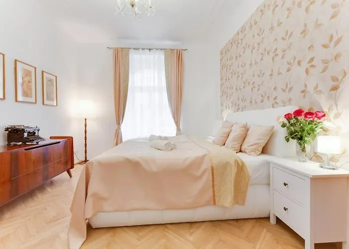 Days - Three-bedroom With Balcony *