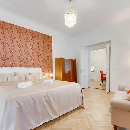 Апартаменты Days - 3bdr - Small Balcony - 2 Bathrooms - 90 Sqm Прага